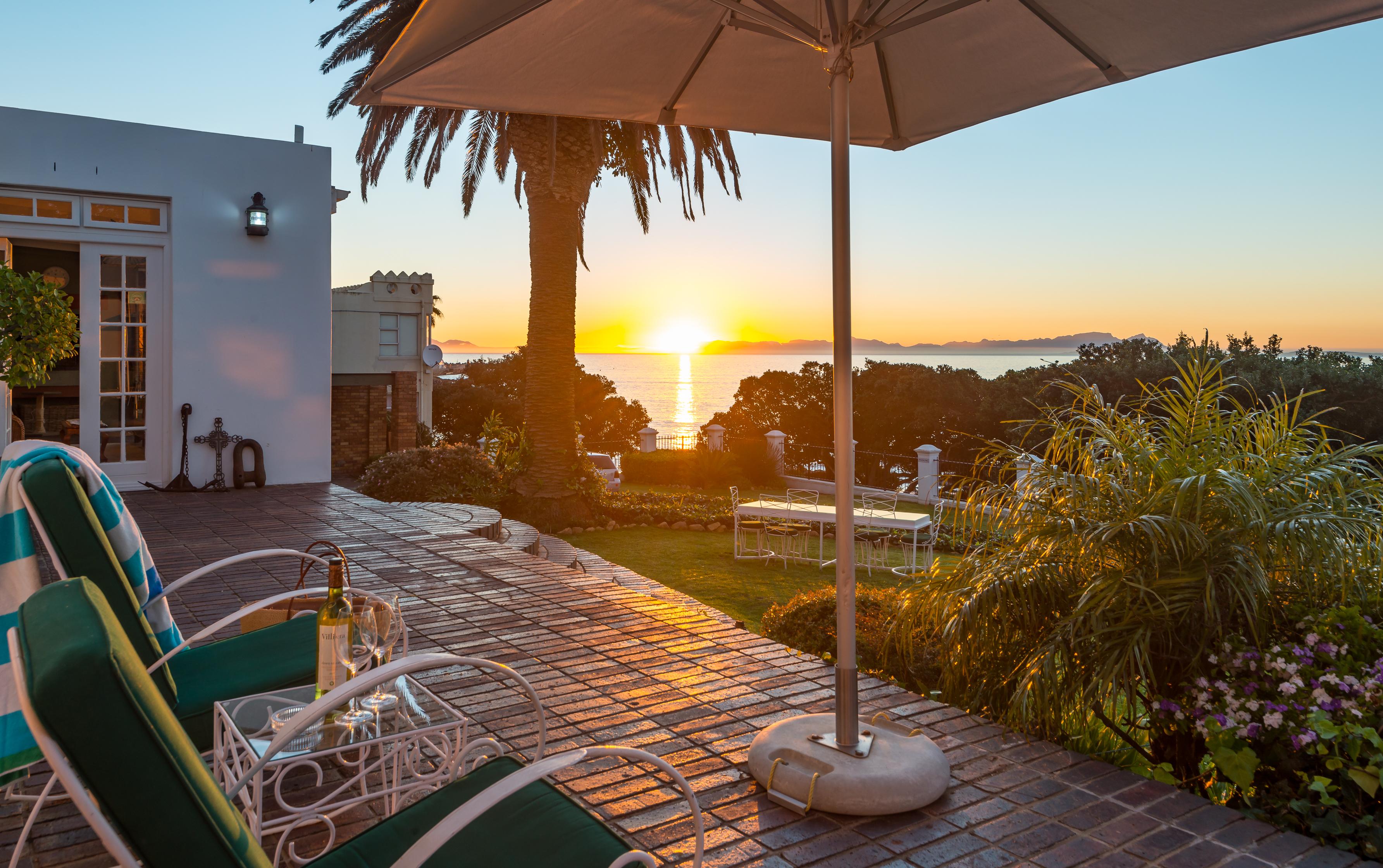 Manor On The Bay Hotel Gordons Bay Exterior photo